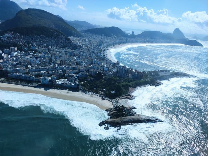 Rio 5 - Hélico - Copacabana et Ipanema à gauche