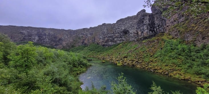 Le lac de Botnstjörn qui se trouve dans la gorge