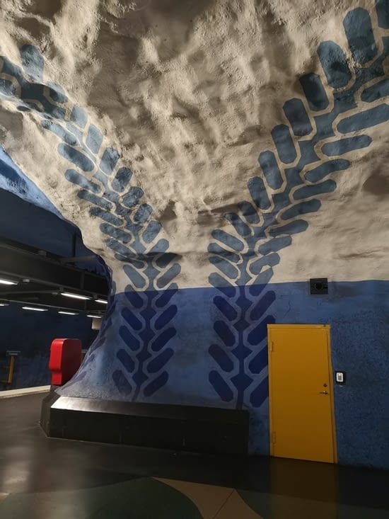 Jeu de piste dans le métro, à la recherche des oeuvres d'arts décorant les stations