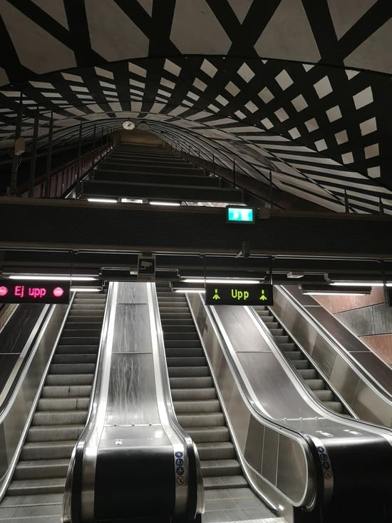 Station de Kungsträdgården, les escalators