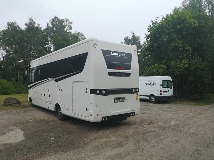 Tiens, un grand frère au réveil !