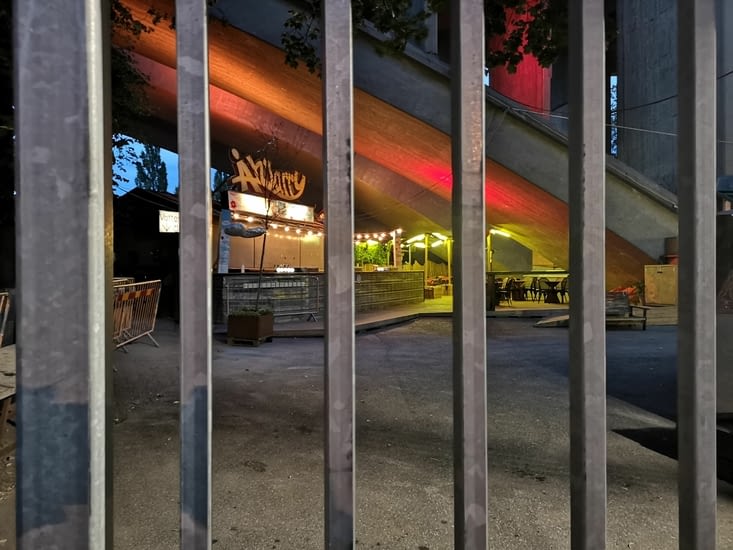 Dommage, ça avait l'air sympa... Parce que sinon, Stockholm by night, c'est très calme