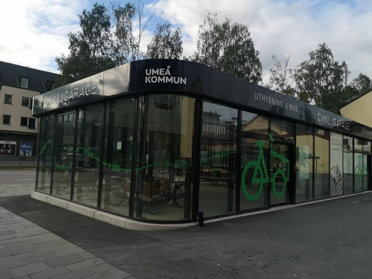 Une boutique pour le parking et la location de vélos