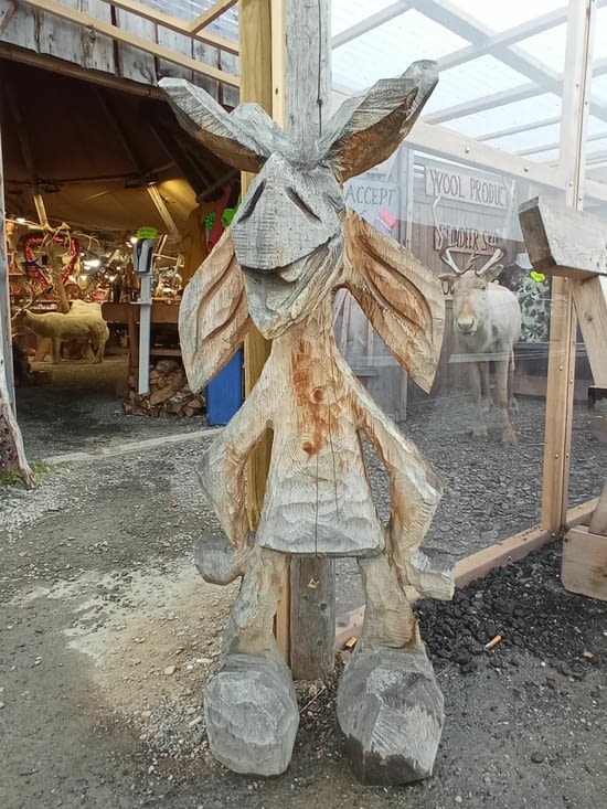 En revanche, en sculpture dur bois, c'est pas trop ça 😉