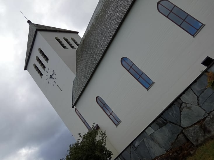 L'église de la ville. Le clergé norvégien fait dans la sobriété !