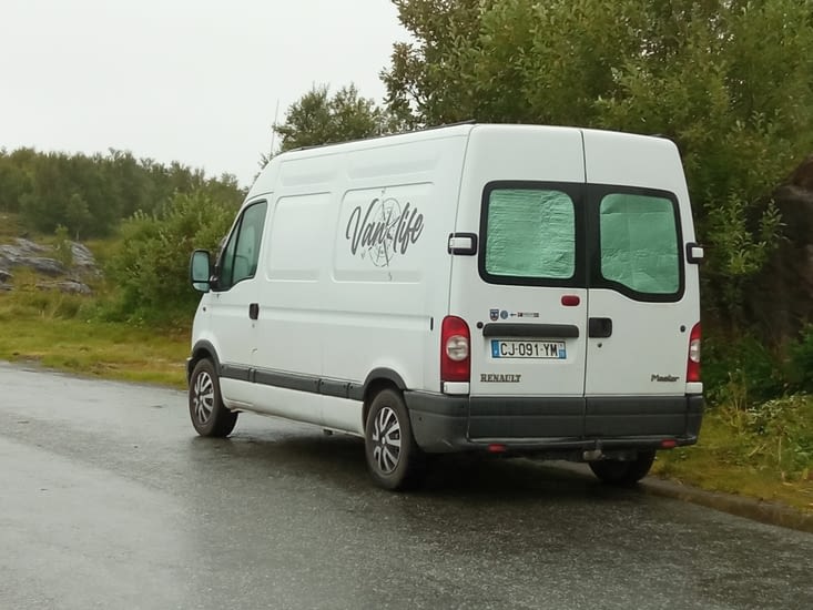 Pas de chichi pour le parking: il fallait se poser au plus vite après le ferry