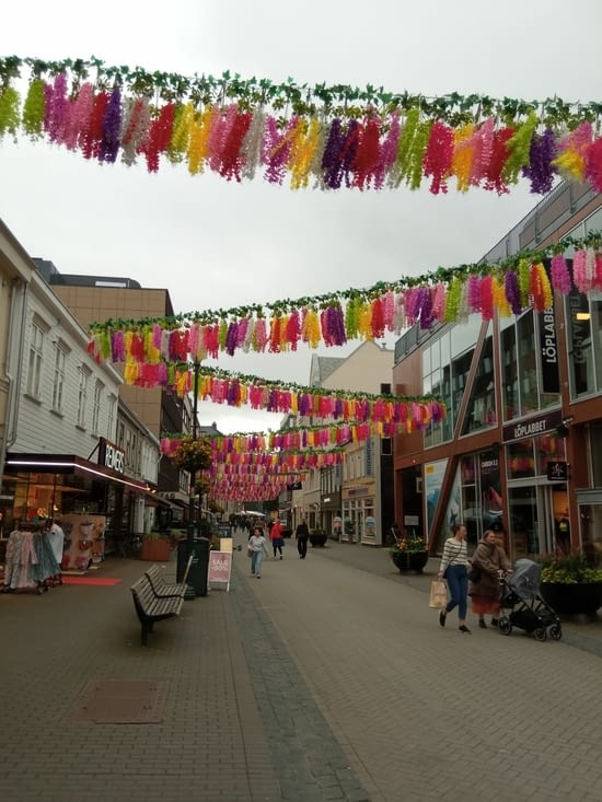 Les rues de la ville sont bien décorées