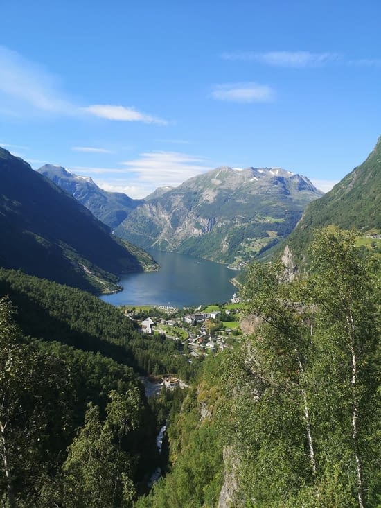 On reprend la route, direction Bergen. Dernière vue sur le fjord