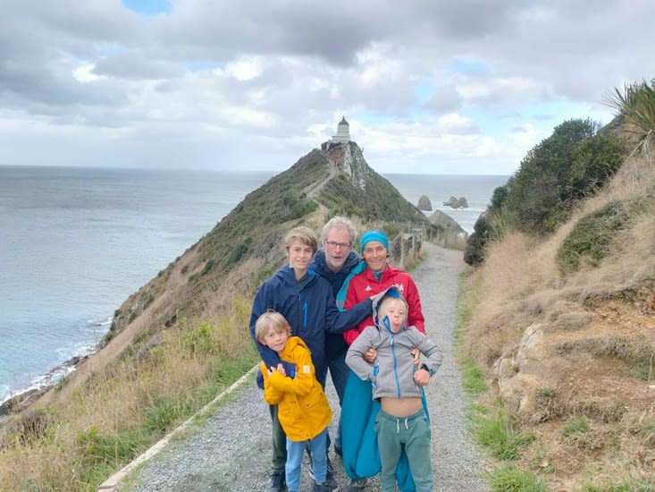 Une Xe photo de famille avec une Xe langue tirée!