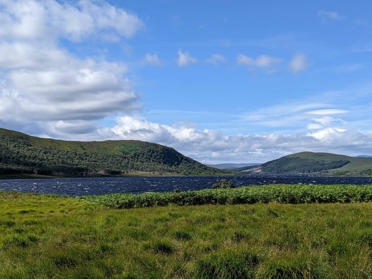 Les lochs sont remués, beaucoup de vent