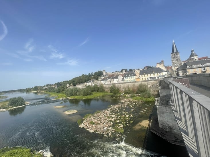 La Charité vue du Pont sur la Loire