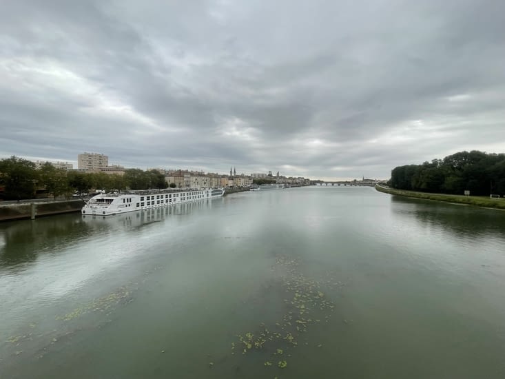 La Saône et la pluie .