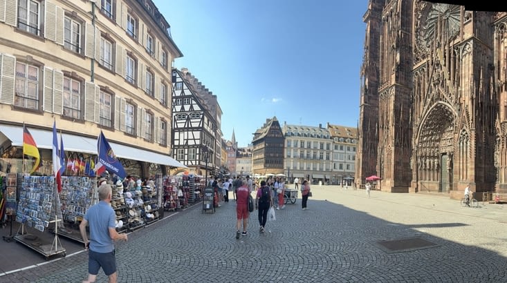 La place de la cathédrale, très chaud ….