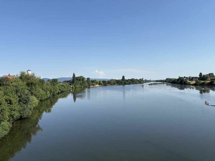 Toujours lui plus au nord .