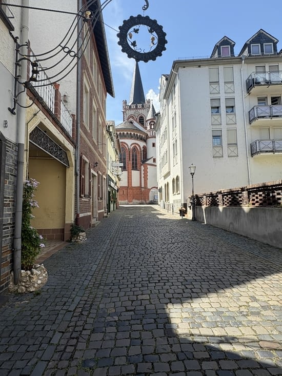 Arrêt à Bacharach . Très chic très riche village vigneron .