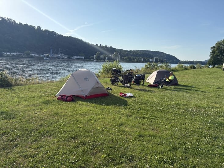 Une nuit au bord du Rhin toujours côté droit.