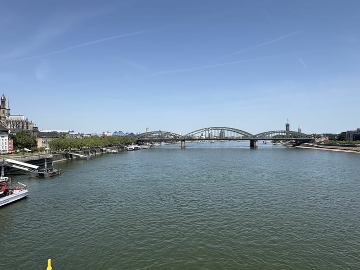 Le Hohebzollernbrücke .