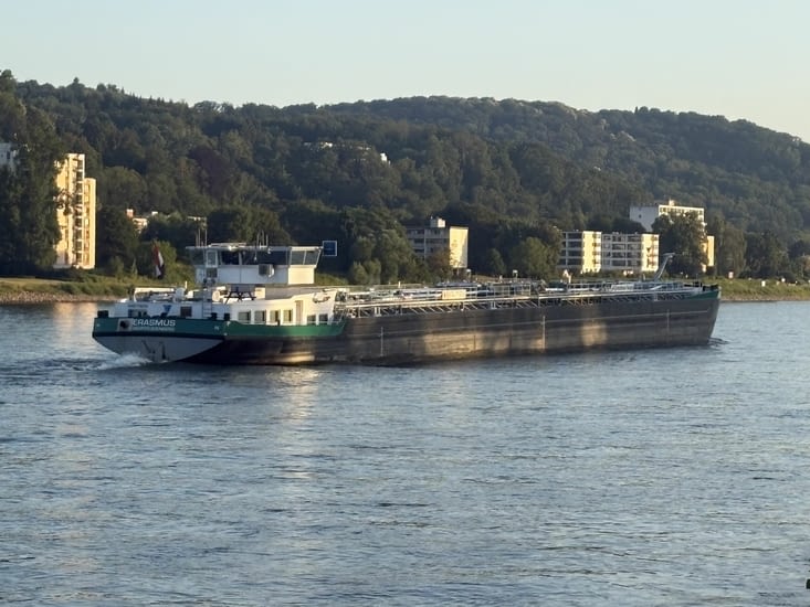 Un trafic fluvial très important .