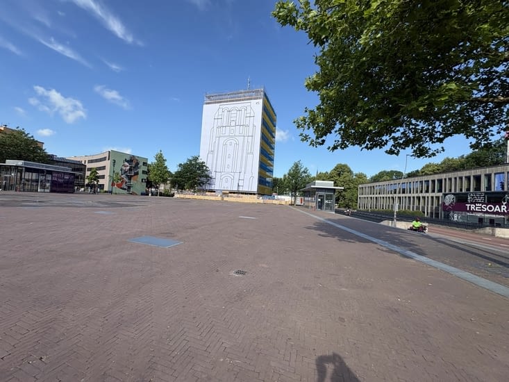 L’Oldehove , célèbre tour penchée … en travaux …