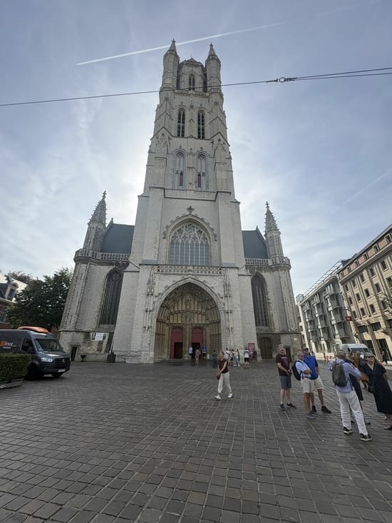 La cathédrale Saint Bavon .