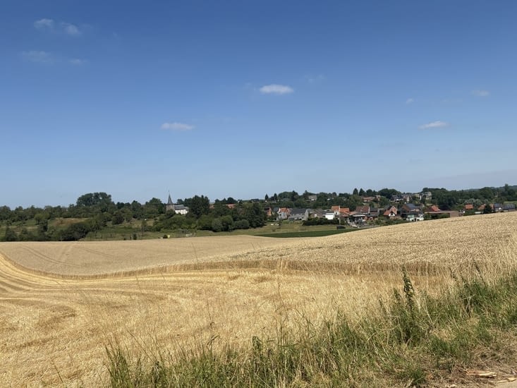 Les premières collines .