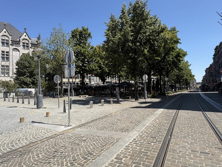 Place du marché par l’autre côté.