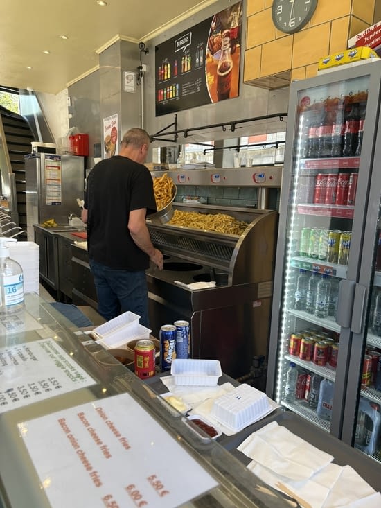 Une friterie.