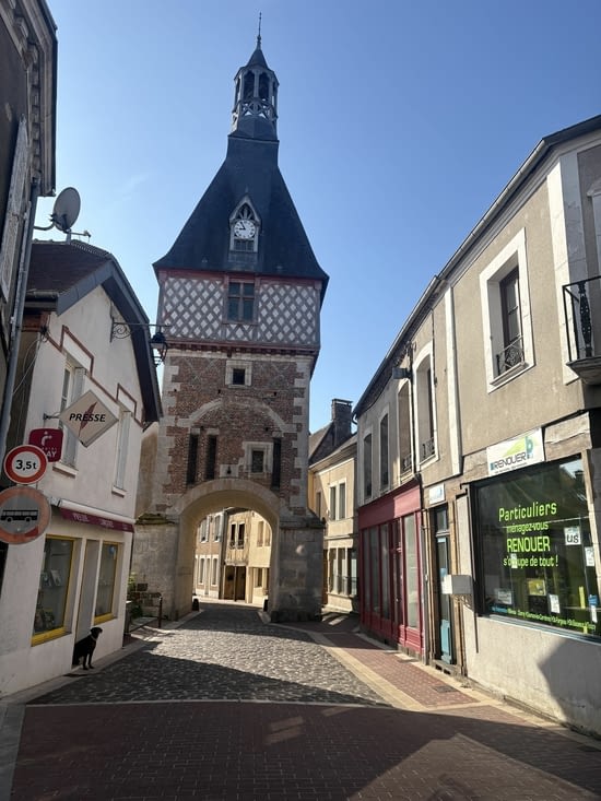 Le beffrois de Saint Fargeau.