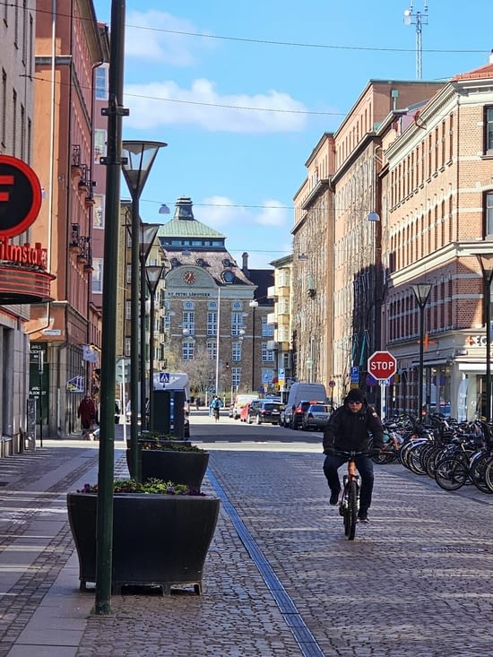 Toutes les rues piétonnes ont des pavés