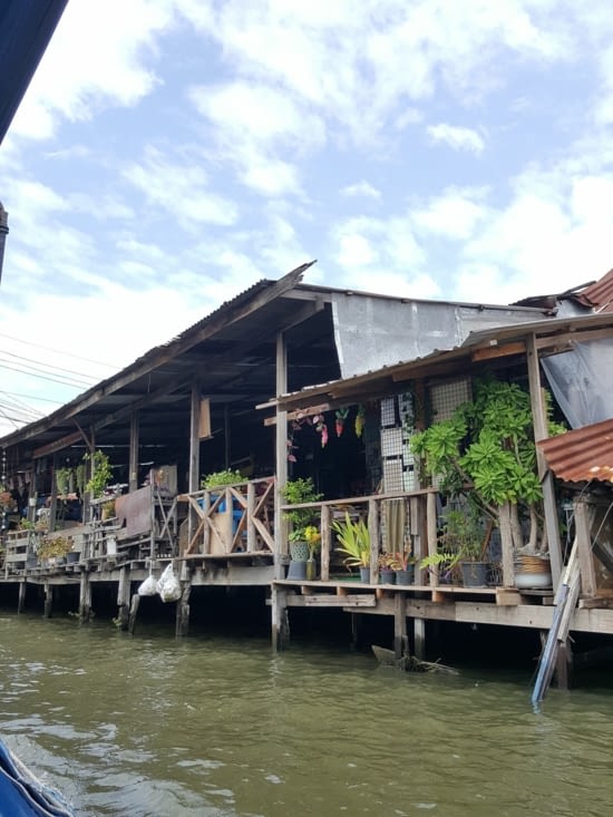 Maisons au bord de l'eau (ou dans l'eau ?)