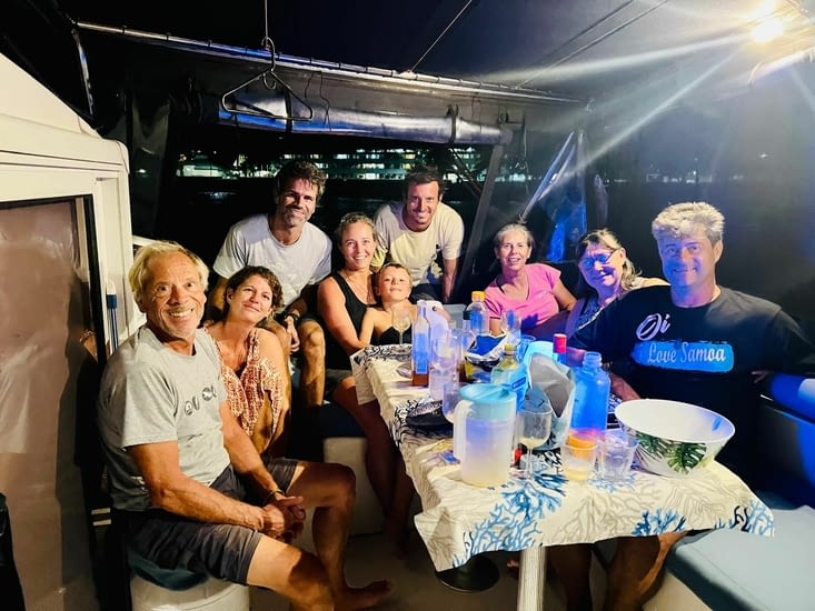 Apéro avec les copains bateau