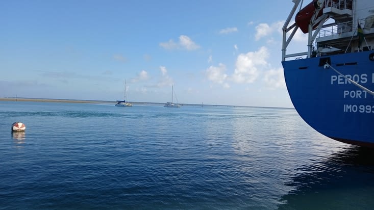 Une fois le cargo à quai nous revenons prendre nos places.