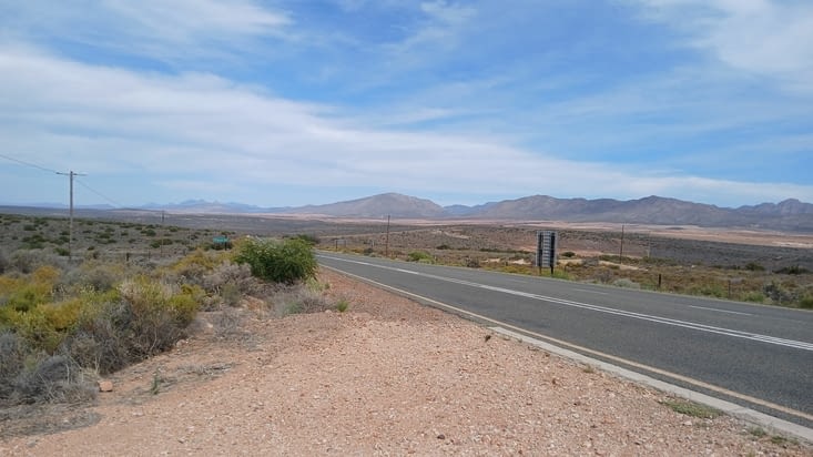 L'arrière pays aride et désertique