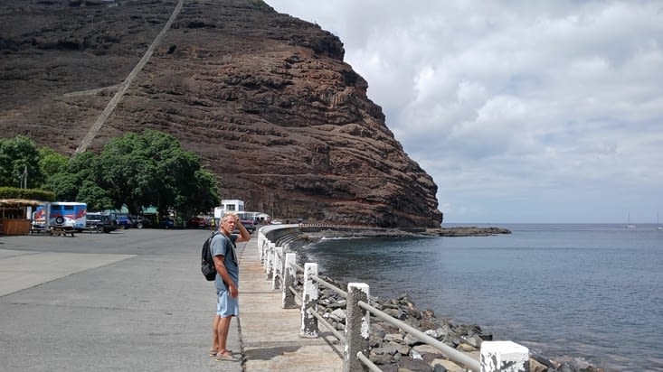 Au premier abord en débarquant, c'est un caillou au milieu de l'océan