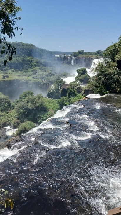 Au dessus des chutes, grandiose !