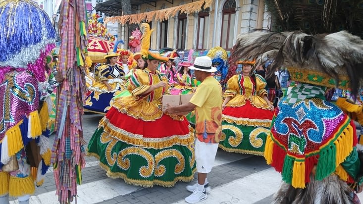 Les parades sont très colorées
