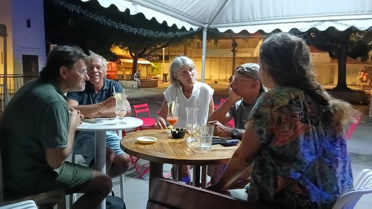 Beaux moments d'amitié aux Iles des Saintes avec Richard, Solène et leurs amis.