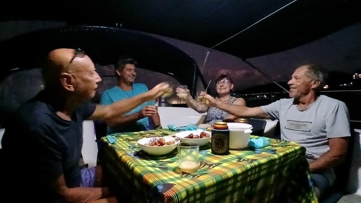 Retrouvaille avec les copains pour une bonne partie de tarot