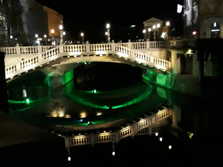 Ljubljana by night, son fameux triple pont