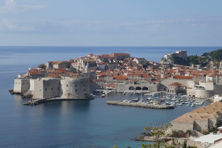 La vieille ville de Dubrovnik vue des hauteurs