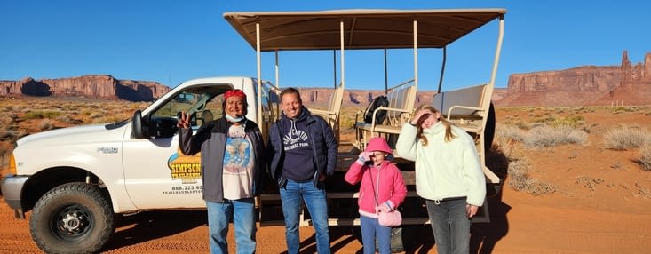 Départ en Tour Jeep avec notre guide Navajo