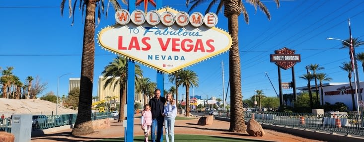 1ère étape : le mythique "Welcome to Las Vegas" à l'entrée de la ville