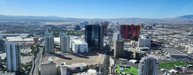 Vue depuis la terrasse d'observation de la "Strat Tower"