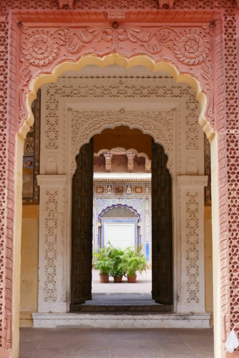 et oui, encore une porte. Je me suis découverte une passion pour les portes !