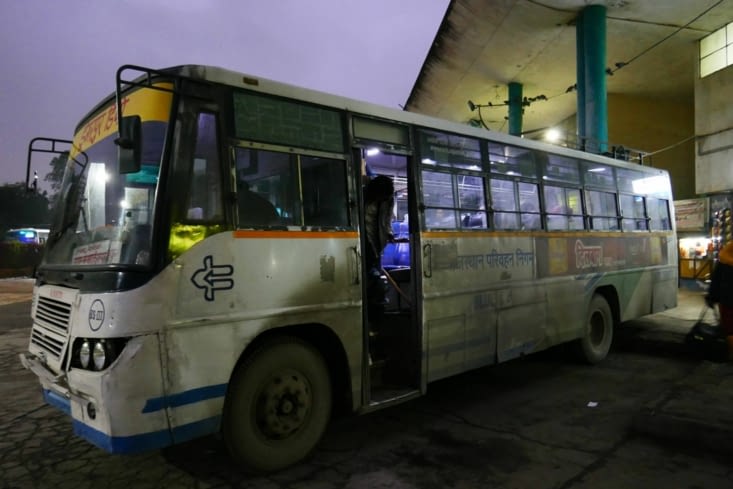 Notre bus "dernier cri" (100% local) pour rejoindre Udaipur