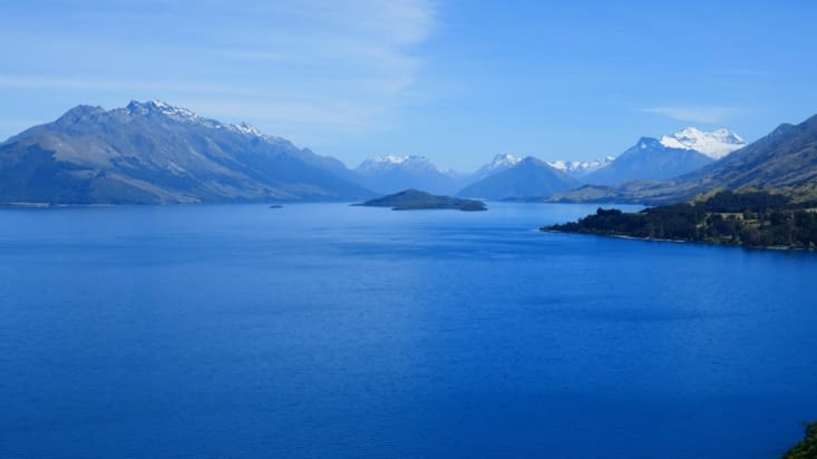 Pourtant le rêve est autour de nous; dans les lacs....