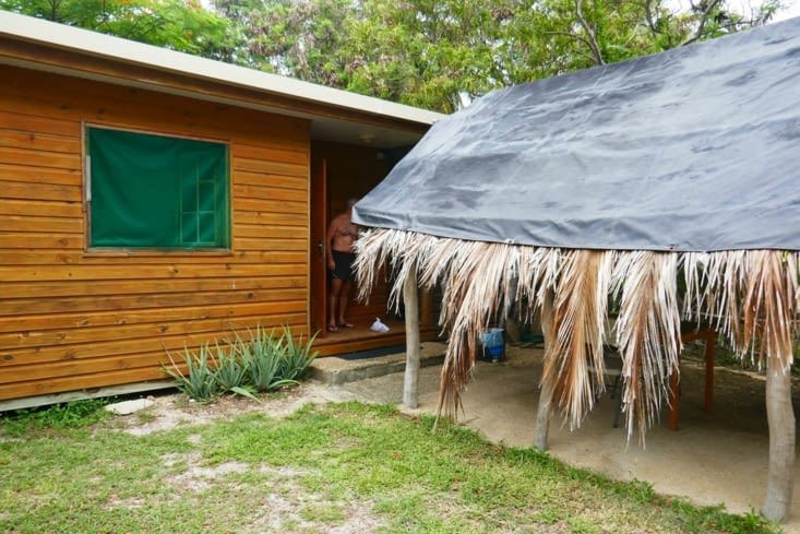 Notre chalet en bord de mer à l'extrémité nord de l'île : LE RELAIS DE POINGAM