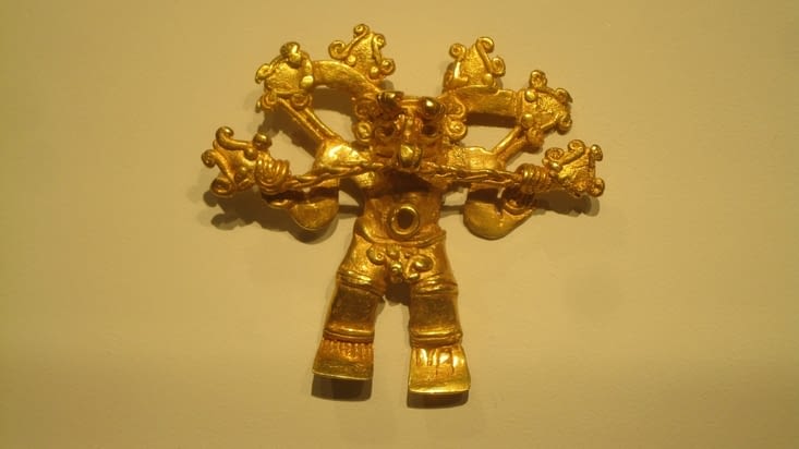 Museo del oro. Possède une quantité incroyable de statuettes et miniatures en or