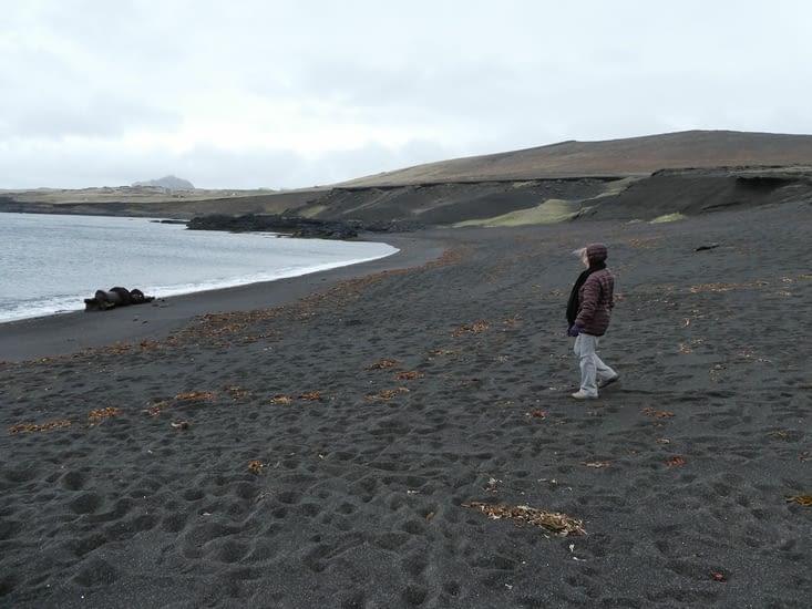 Plage volcanique