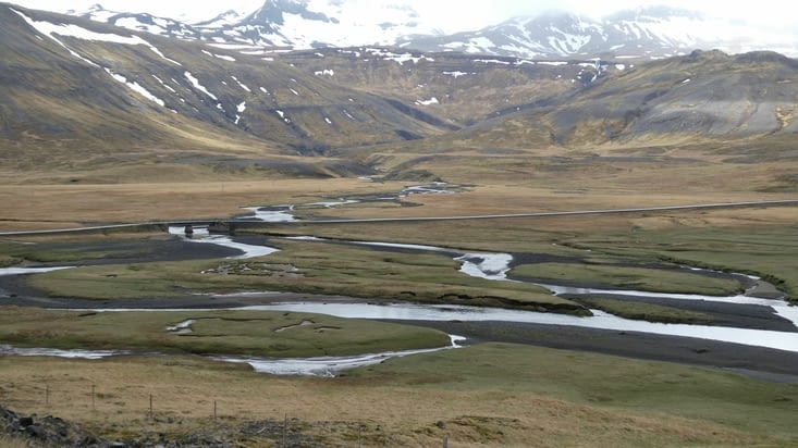 Le paysage redevient spectaculaire ici.